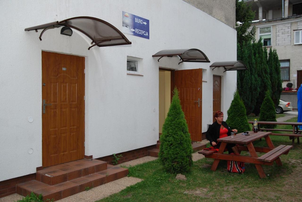 Dom Wczasowy Alka Dziwnów Exteriör bild