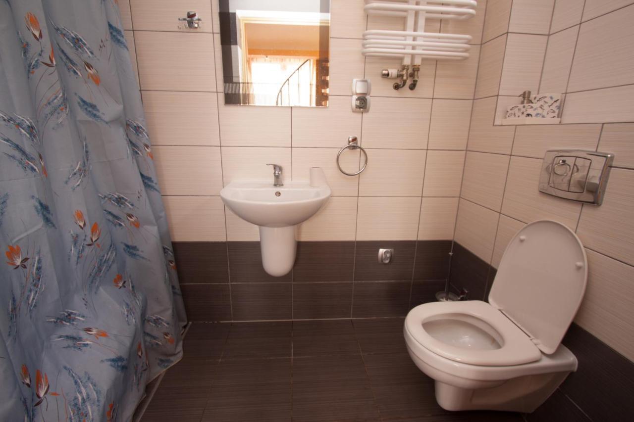 Dom Wczasowy Alka Dziwnów Exteriör bild